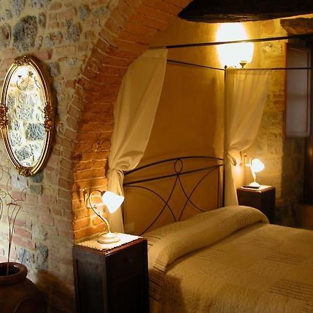 La Vecchia Corte Сан-Джиминьяно Экстерьер фото