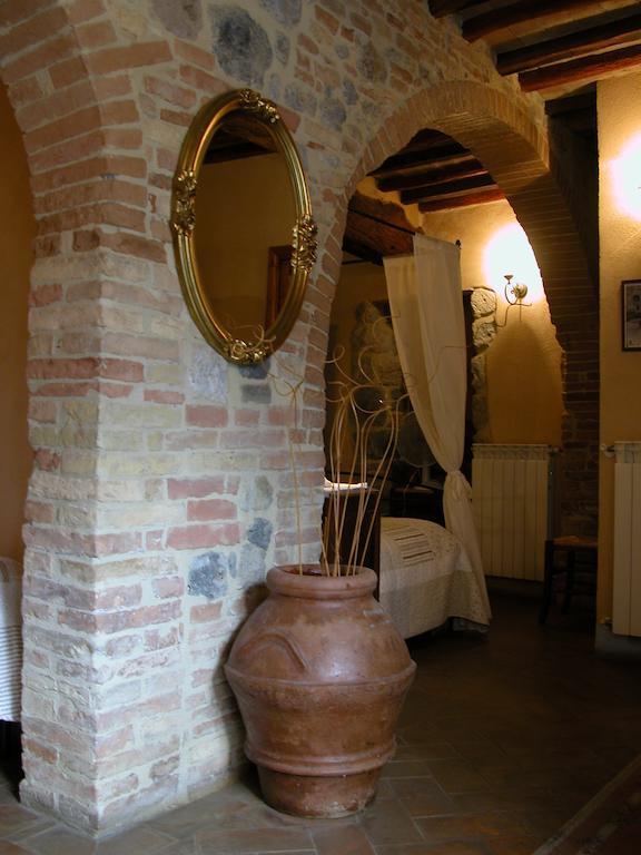La Vecchia Corte Сан-Джиминьяно Экстерьер фото