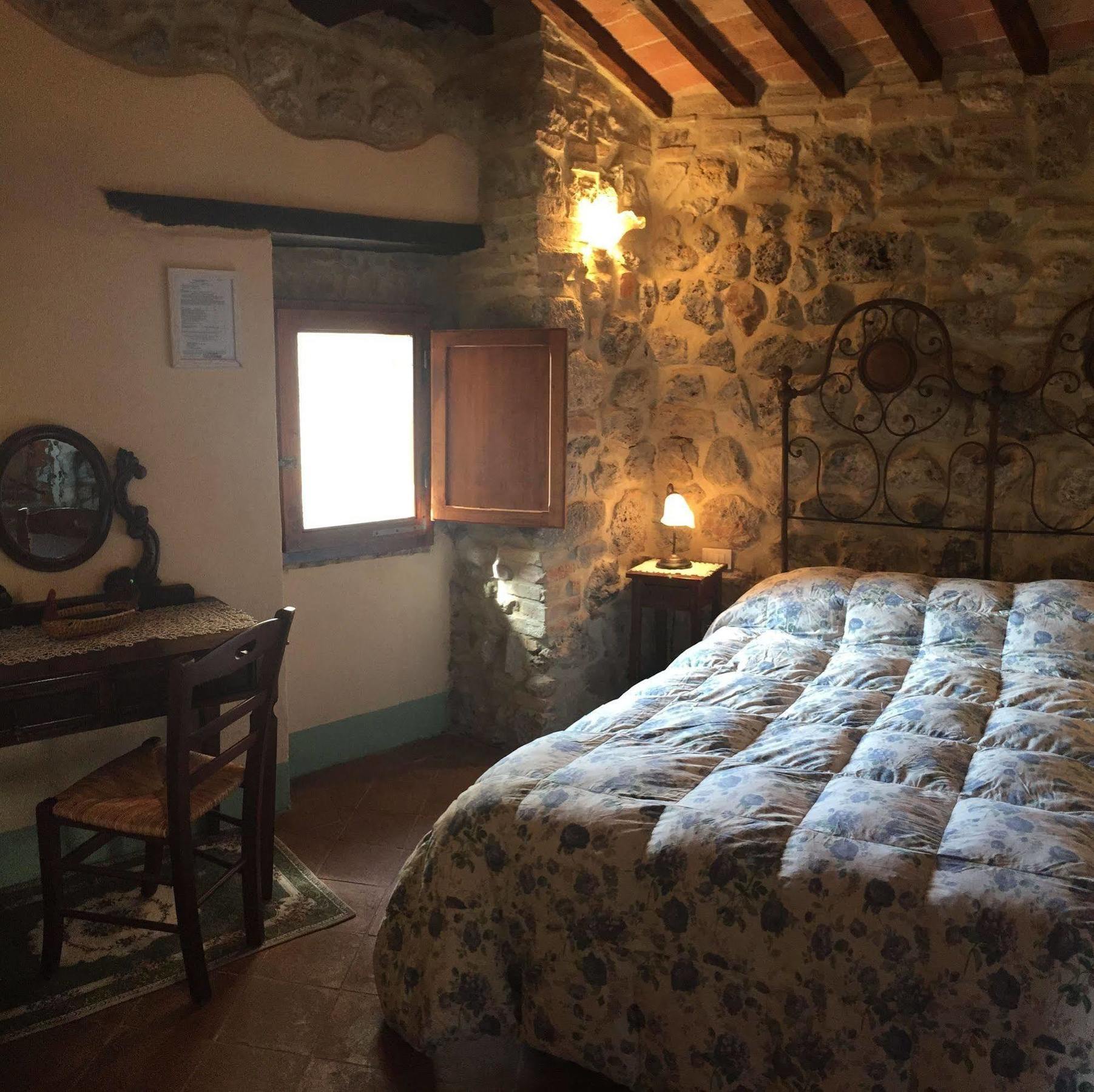 La Vecchia Corte Сан-Джиминьяно Экстерьер фото